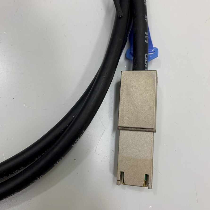 Cáp Dell Part CN-0W390D Dài 2M 6ft External Mini SAS SFF-8088 to SFF-8088 Cable FOXCONN Data Server Raid