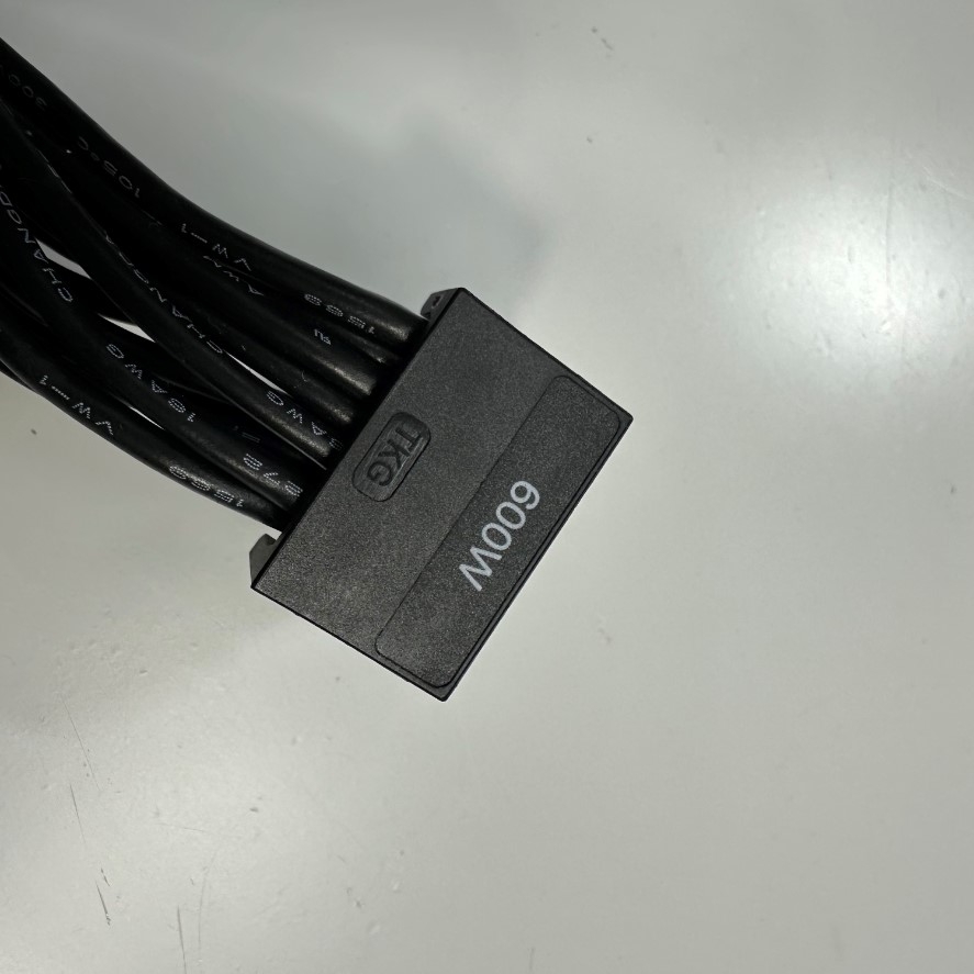 Dây Nguồn 0.7M 2.3ft Corsair Right Angle 600W PCI-E 5.0 12VHPWR (12+4Pin) Male to Male 16AWG Power CM-PSU to GPU Cable Compatible with All RTX 4000 and RTX 3000 FE GPUs