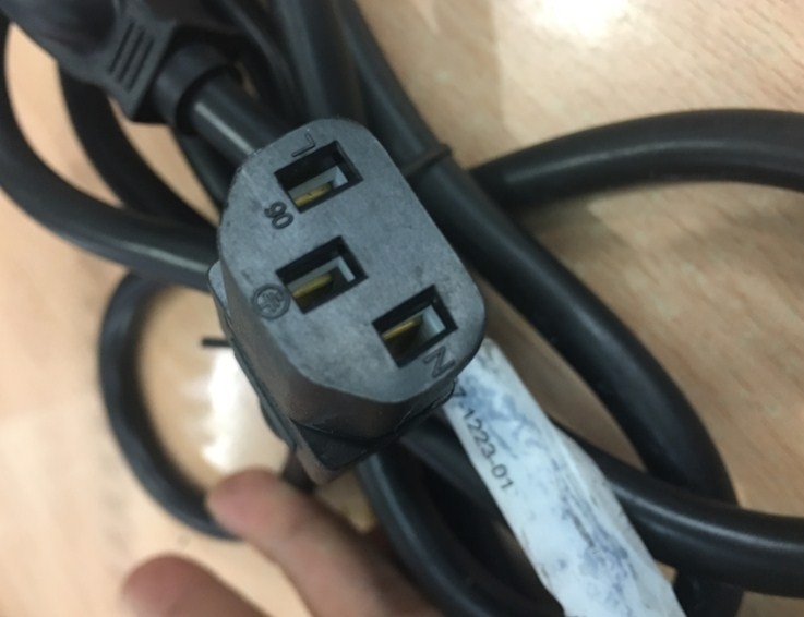 Dây Nguồn King-Cord E318430 KC-003 KC-001 E318430  NEMA 5-15P to C13 AC Power Cord 15A 125V 3x2.08mm 14AWG Length 1.8M