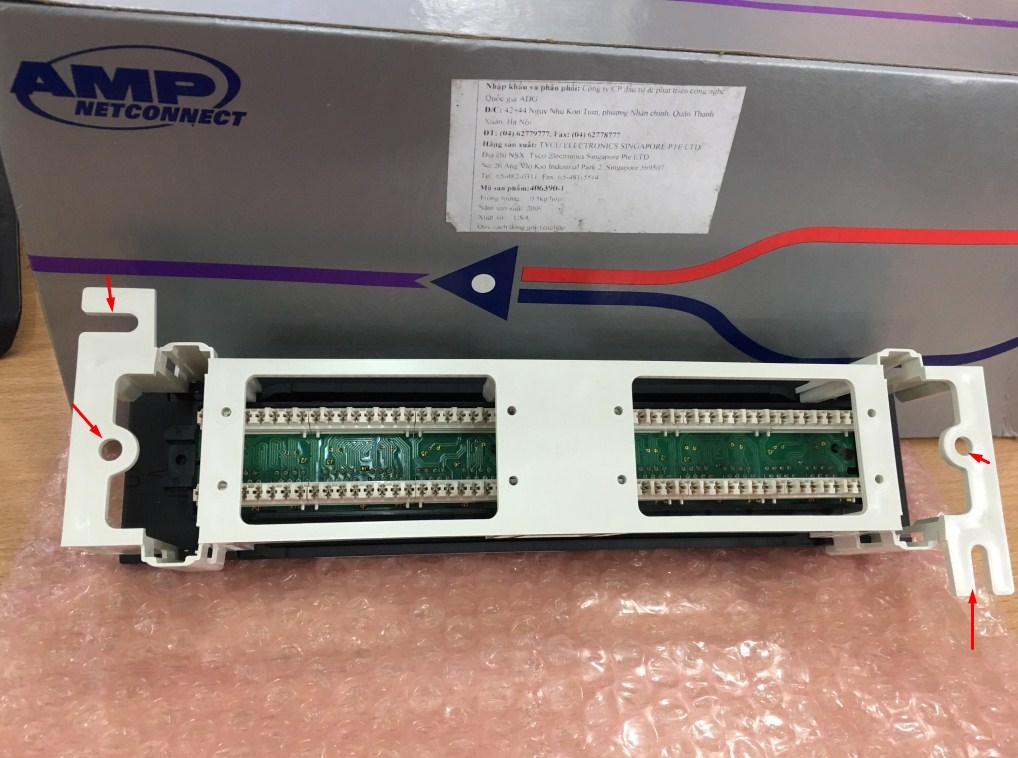 Thanh Trung Chuyển Đấu Nối AMP Netconnect Cat 5E 12 Port Patch Panel 406390-1