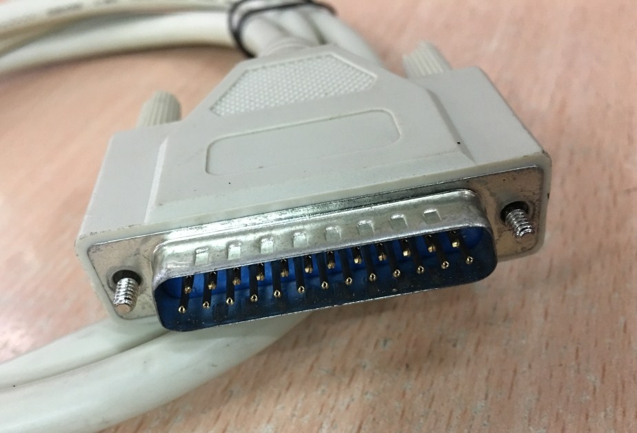 Cáp Kết Nối QVS PC305 RS232 DB25 Male to DB25 Male CABLE 26AWG 25 Pins Plus FOR PARALLEL AND SERIAL APPLICATIONS Grey Length 2M