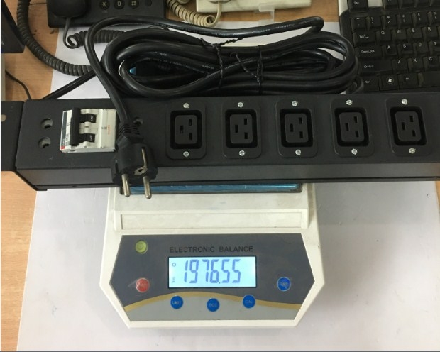 Thanh Phân Phối Nguồn Điện Máy Chủ PDU 1U Rack Moun 19 6 Way IEC C19 Socket BHW-T4 1P C32 MITSUBISHI Schuko CEE7 Euro Plug Input Power Plug With Power Cord 16A 250V 3x1.5mm Cable Length 4.3M