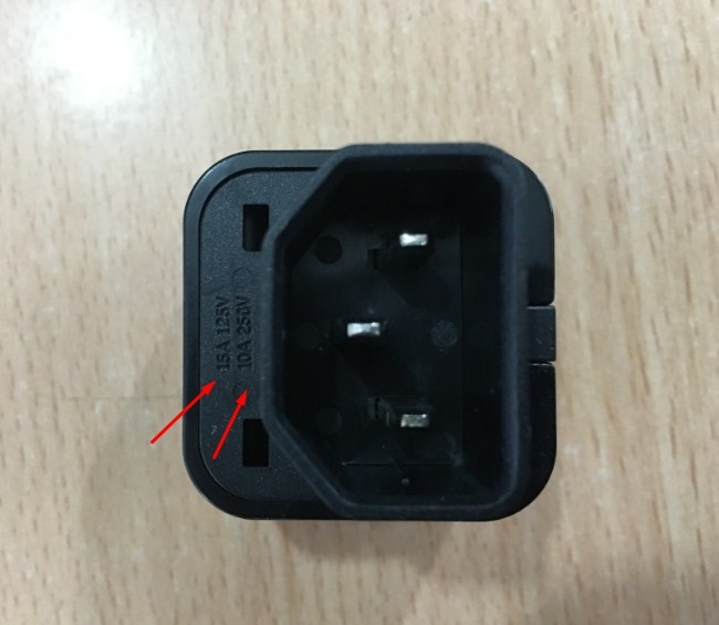 Rắc Chuyển Nguồn IEC C14 Male to Universal Female UK US Socket 125V 15A 250V 10A 800W Black Power Adapter Converter