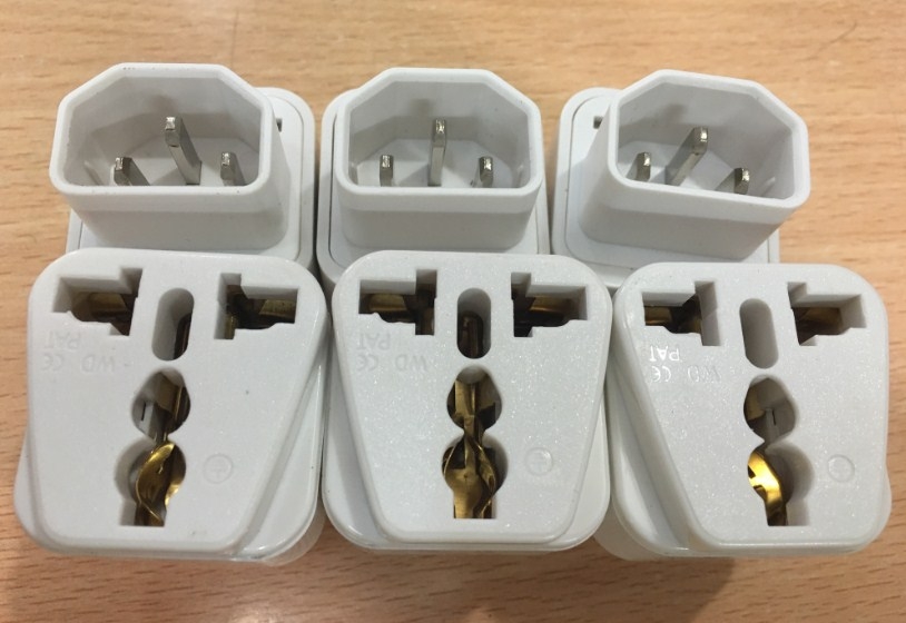 Rắc Chuyển Nguồn IEC C14 Male To Universal Female UK US Socket 125V 15A 250V 10A 800W White Power Adapter Converter