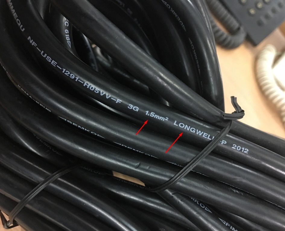 Dây Nguồn Server RACK AC POWER CABLE Longwell LS-60 12027 C13 to C14 10A 250V 3x1.5mm Length 4.3M