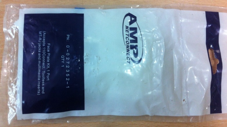 Mặt Chữ Nhật WallPlate AMP US Style Decorator Faceplate Kit 2-Port 0-0272352-1