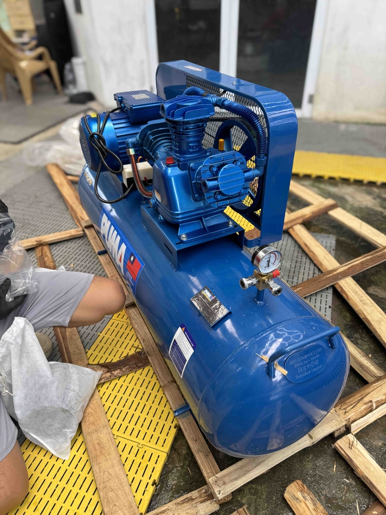 F100 Máy nén khí 4 HP, 3KW, 200L, 12,5 Kg