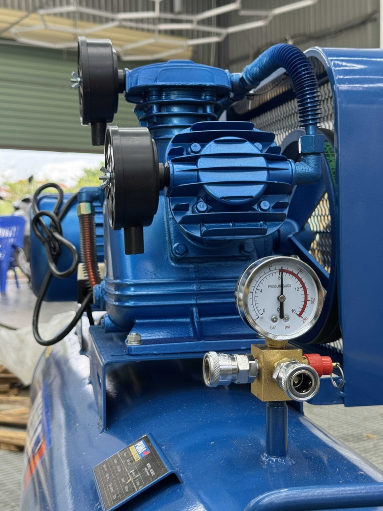 F100 Máy nén khí 4 HP, 3KW, 200L, 12,5 Kg