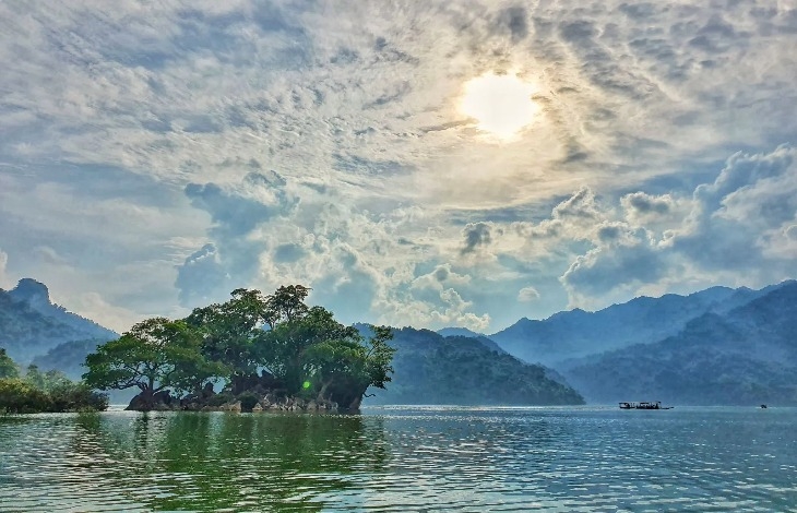 TOUR BẮC KẠN CAO BẰNG HÀ GIANG 5 NGÀY 4 ĐÊM
