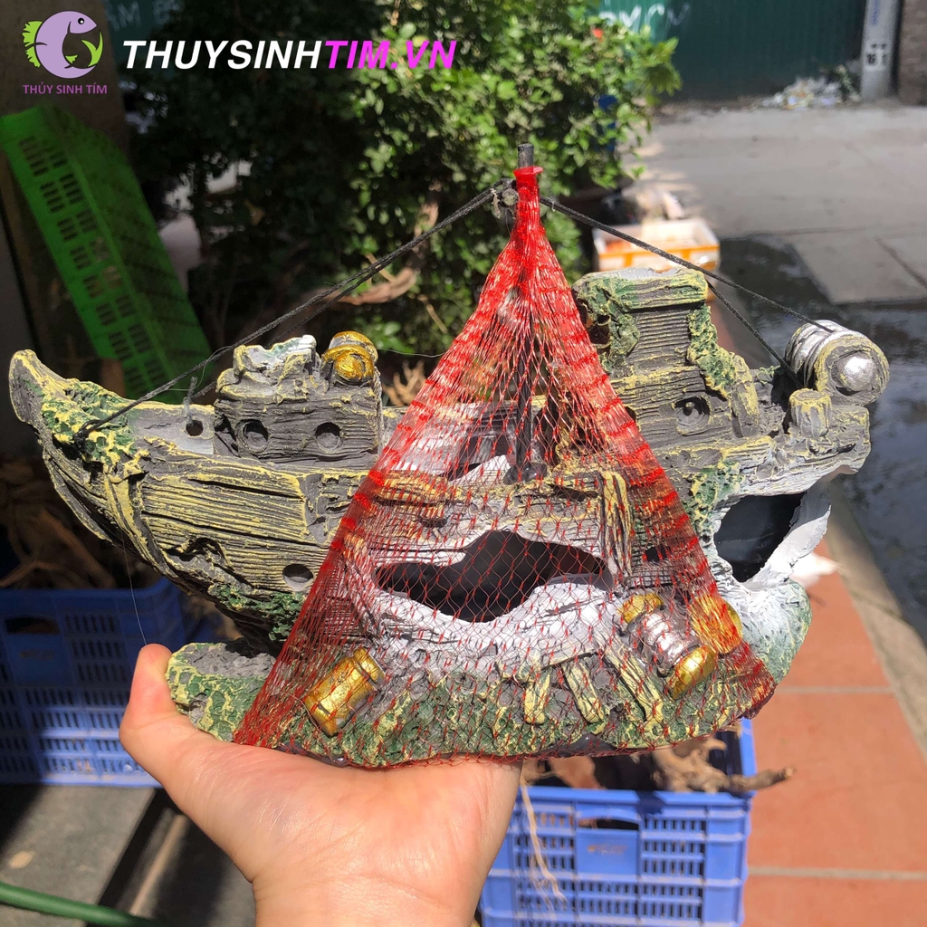 Tượng tàu chìm lớn có lưới