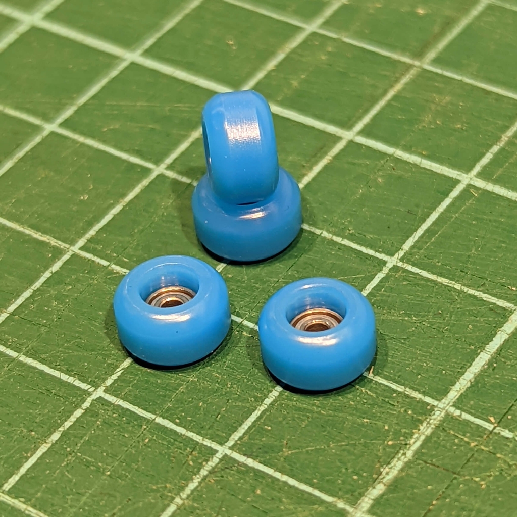 FINGERBOARDS SOLID BLUE PRO WHEELS / ABEC5 BEARINGS