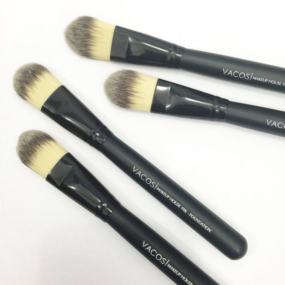 VACOSI - Cọ Nền Đầu Dẹp Foundation Brush F06 Bee Tee Beauty