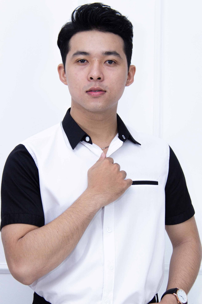 Black Short Sleeve White Shirt with Hidden Pocket