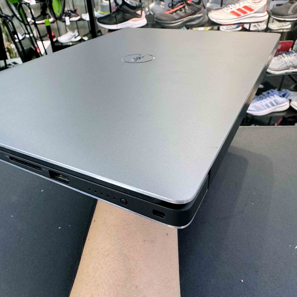Scheda Madre Dell Precision 5540 I7-9850H Quadro T2000 DJD5G - ROTTA/DIFETTOSA (RICAMBI)