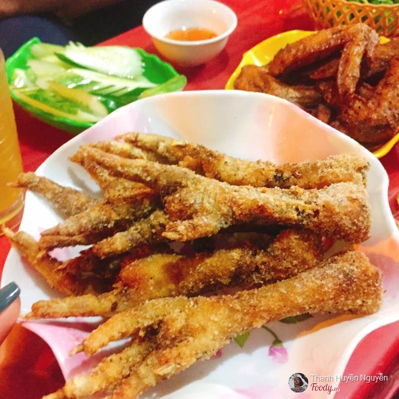 Gà chạy bộ rang muối