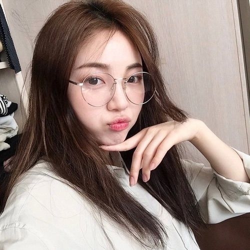 Bác sĩ khuyên nên đầu tư tiền mua 3 serum, có loại 