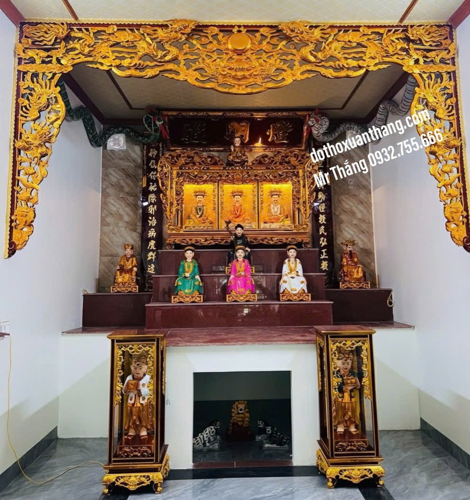 Tượng thờ gian thờ mẫu theo lối truyền thống