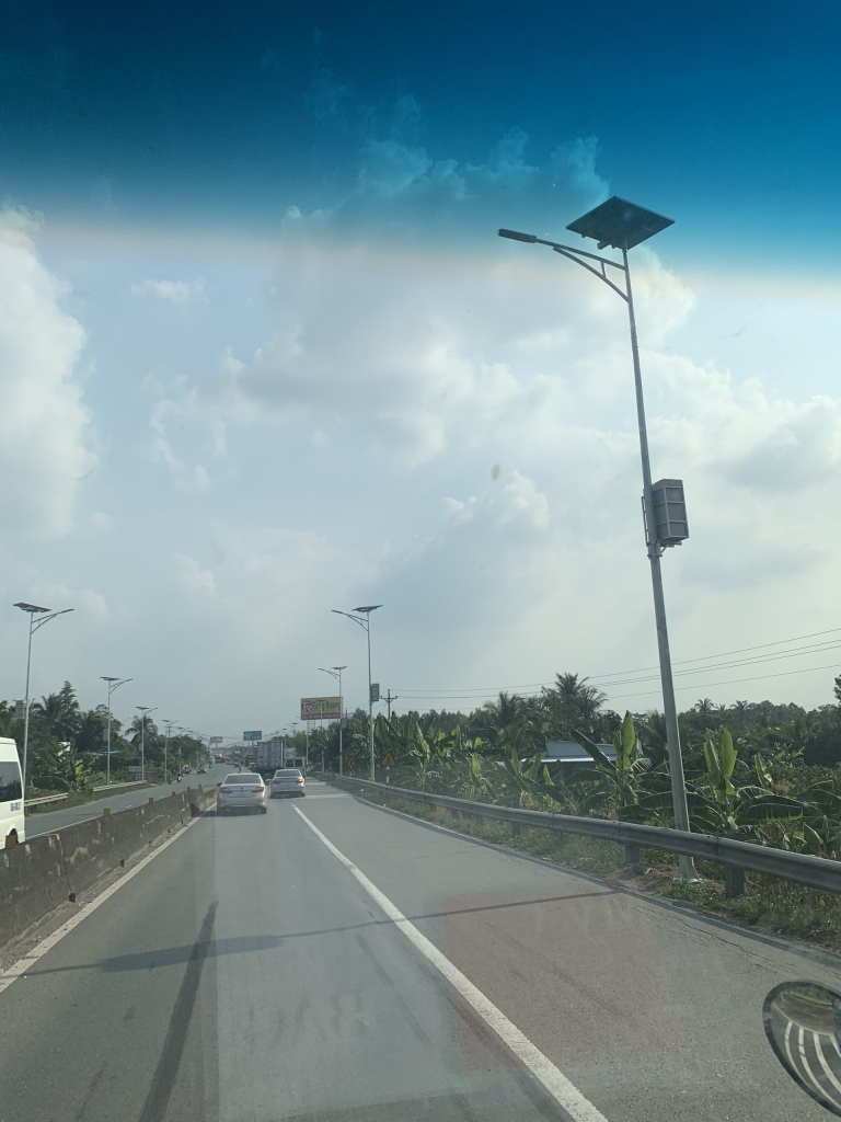Đèn đường năng lượng mặt trời sử dụng song song điện lưới AC220 công suất 100w mã ZLSCC100