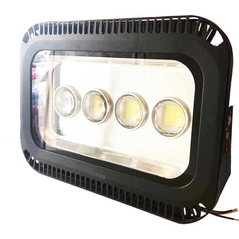 ĐÈN PHA LED THẤU KÍNH LỒI CÔNG SUẤT 200W MÃ SẢN PHẨM ZFL-200 ZALAA