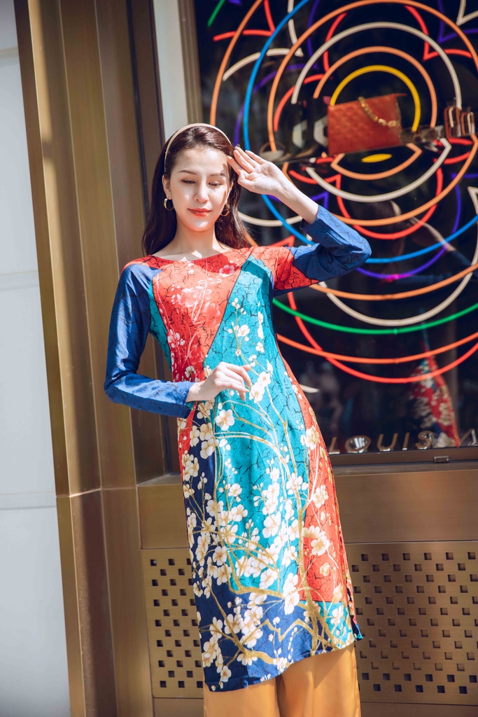 Set áo dài bé gái thêu hoa sen kèm chân váy duyên dáng size từ 10-32 kg  (S226) | Minh Đăng shop