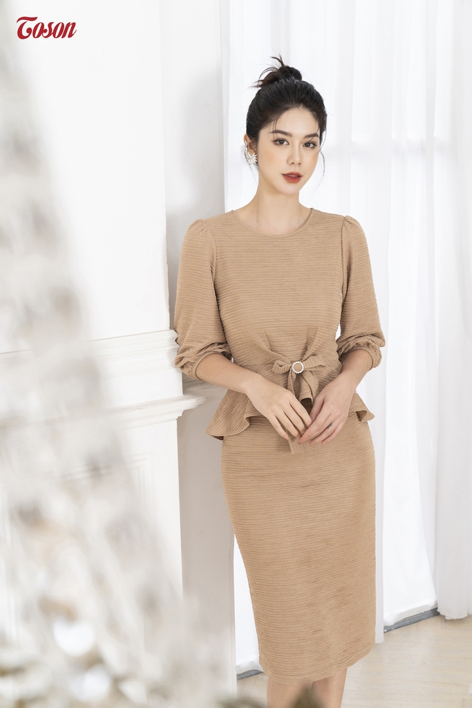 B1316E52  Bộ len nhung nhăn be nâu Áo peplum nơ eo  chân váy Thời trang  nữ Toson