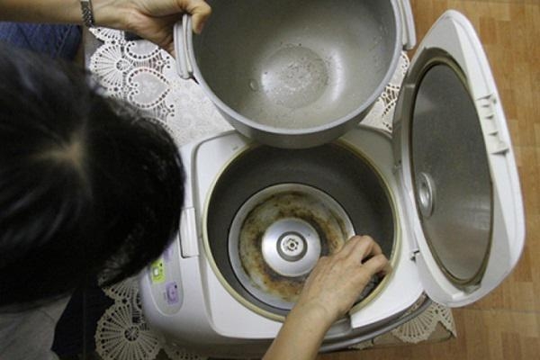 Tiền điện tăng gấp đôi, chủ nhà “ngớ người” khi biết lý do 90% gia đình mắc phải