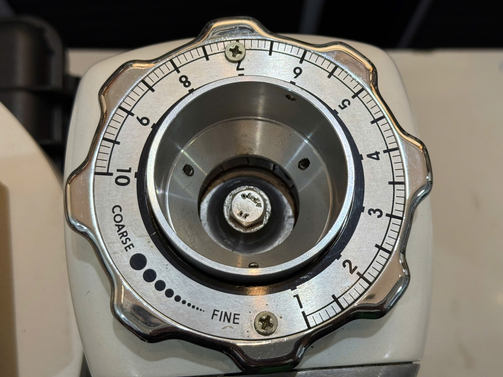 máy xay cà phê bị kẹt, không xay được