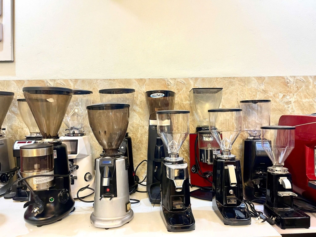 máy xay cà phê bị kẹt, không xay được