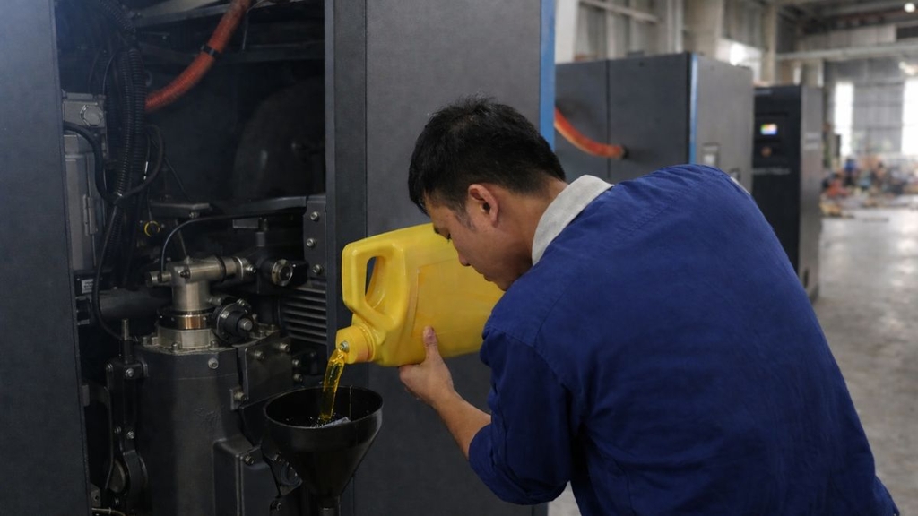 UNI là gì trong dầu máy nén khí? Hiểu đúng để không dùng nhầm
