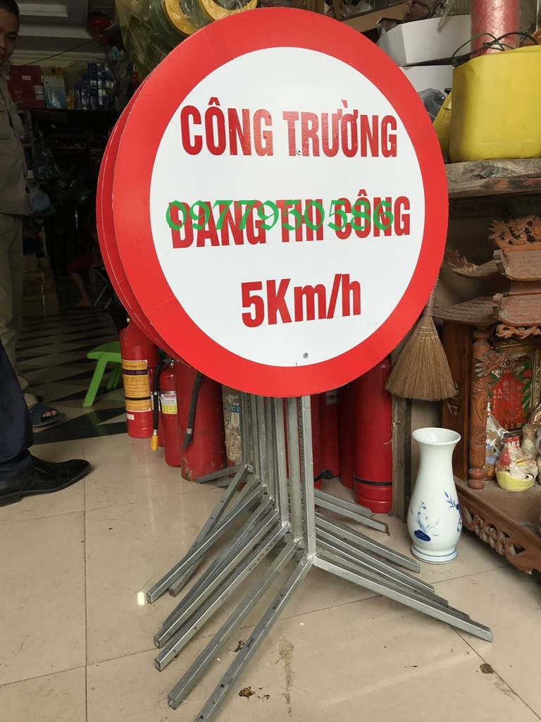 Biển báo 5km/h dùng trong công trường, cơ sở sản xuất biển báo tại Hà Nội
