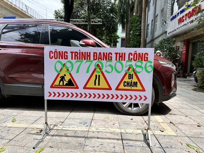 Biển báo công trường đang thi công | Không đi lối này.