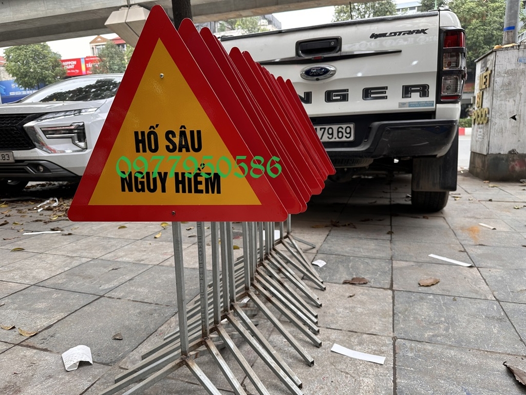 Biển báo 5km/h dùng trong công trường, cơ sở sản xuất biển báo tại Hà Nội