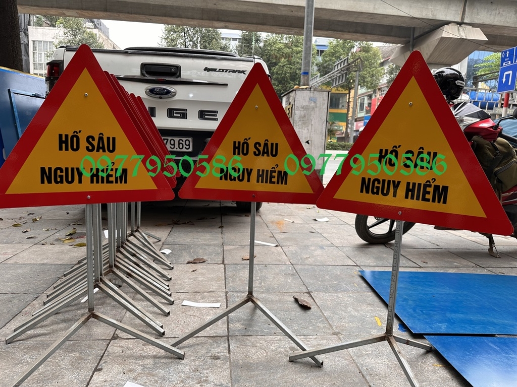Biển báo 5km/h dùng trong công trường, cơ sở sản xuất biển báo tại Hà Nội