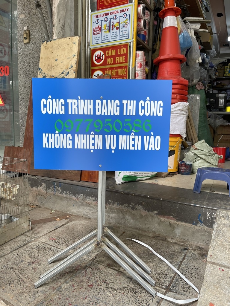 Biển báo 5km/h dùng trong công trường, cơ sở sản xuất biển báo tại Hà Nội