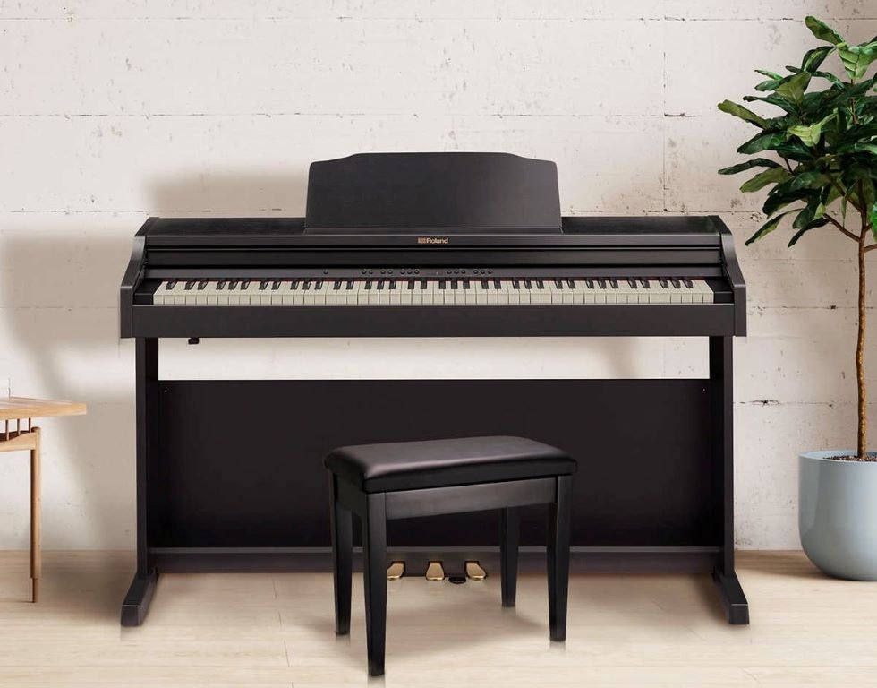 ROLAND RP-501 - BLUETOOTH PIANO