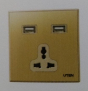 Bộ ổ cắm 3 chấu và 2 ổ cắm USB Q9 - Uten (Q9GZ13/2NU)