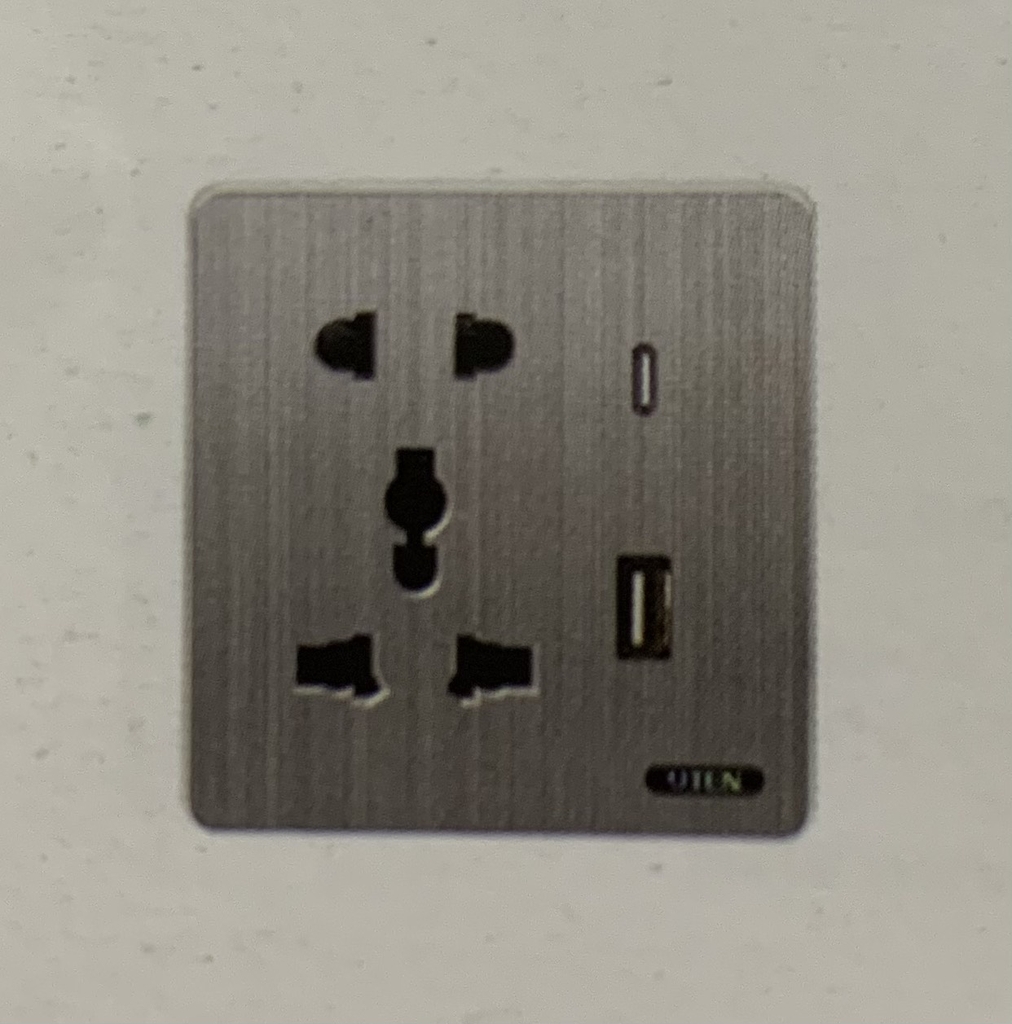 Bộ ổ cắm 5 chấu đa năng và 2 cổng USB type A+C S300 Uten (S300-SZ12Z13/N USB)