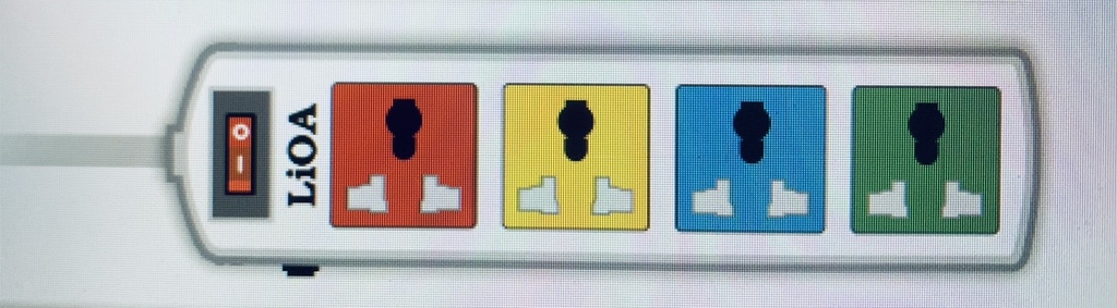 Ổ cắm Lioa kéo dài đa năng, nắp che an toàn tự động, 3m, có tiếp địa (4D33WN)