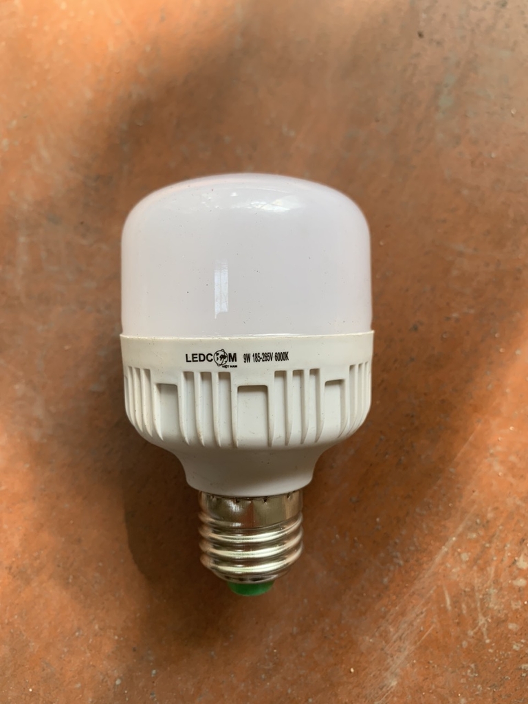 Bóng led bulb trụ 9W ánh sáng trắng Ledcom