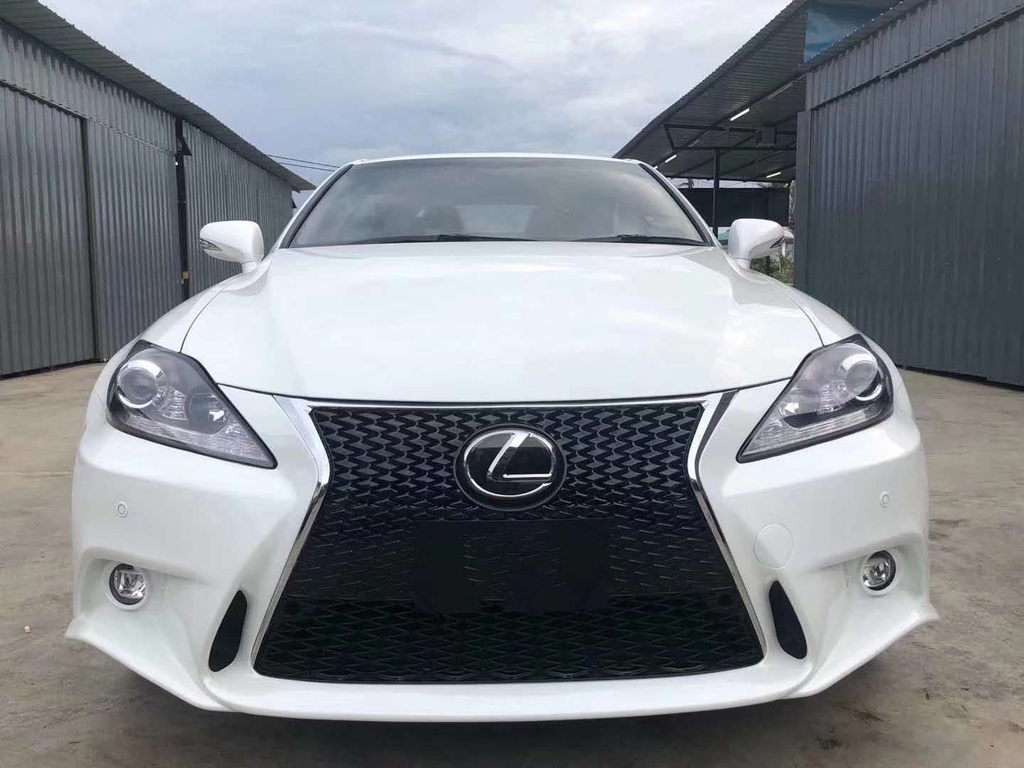 Tìm hiểu xe Lexus IS 250 cũ và mới có đáng mua hay không