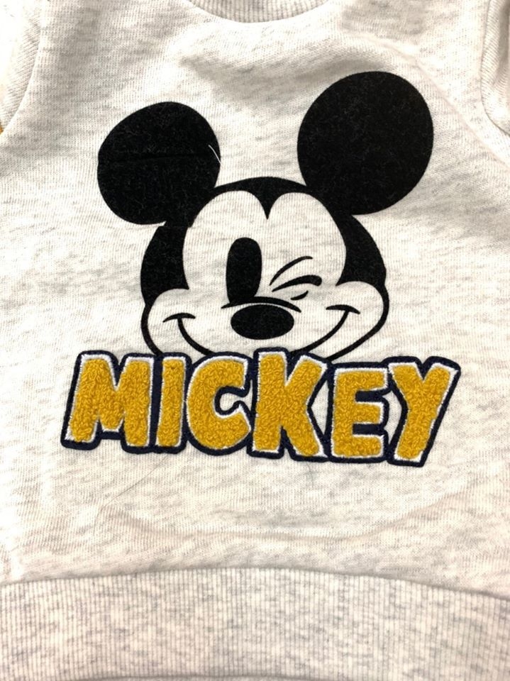 Bộ đồ thun bé trai chuột Mickey áo xám nhạt và quần jogger vàng