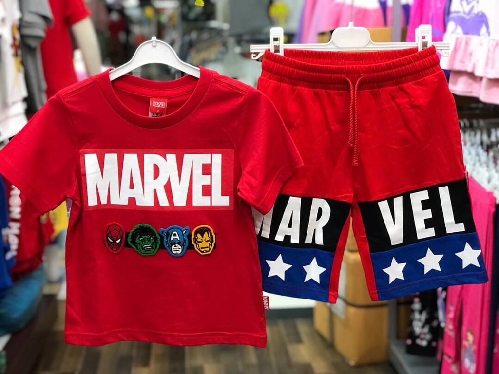 Quần short thun bé trai Marvel màu đỏ