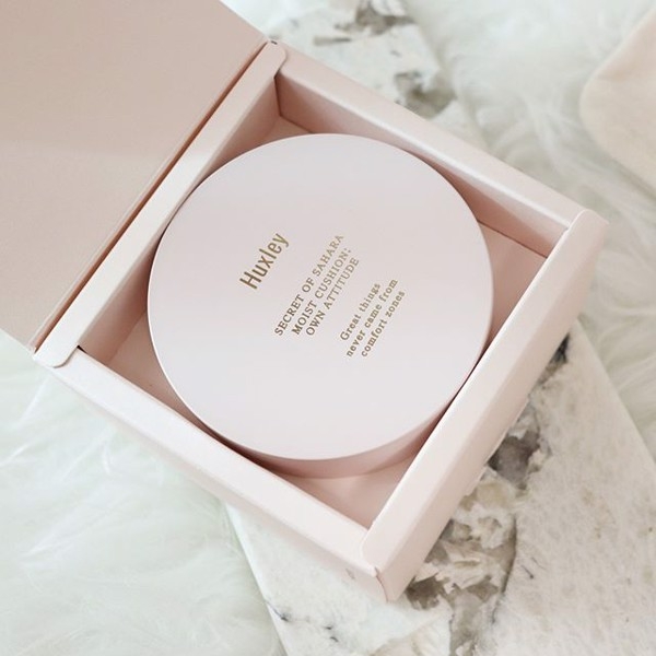 Phấn Nước Dưỡng Ẩm Huxley Moist Cushion; Own Attitude #2 Sand Desert