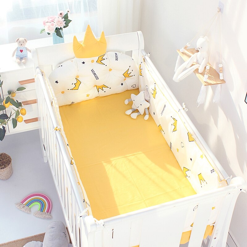 Quây vải vương miện Royal bao quanh nôi cũi em bé bảo vệ an toàn cho bé vải cotton 100%