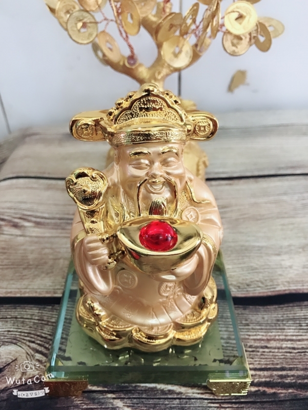 TƯỢNG THẦN TÀI CẦM VÀNG MAY MẮN