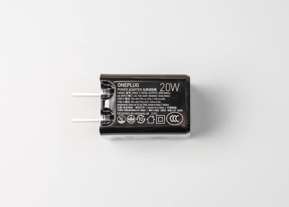 Củ sạc nhanh 20W PD MOMAX OnePlug UM16