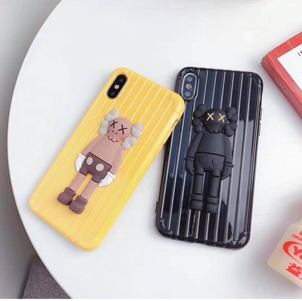 Ốp lưng iphone vân vali hình 3D KAWS