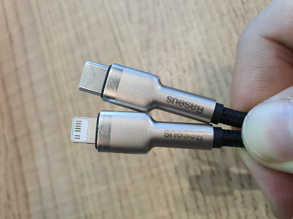 Cáp ngắn 25cm sạc nhanh C to Lightning 20W cho iPhone 12 Series Baseus Cafule Metal Series (20W, Type C to Lightning Fast charge & Data Cable)