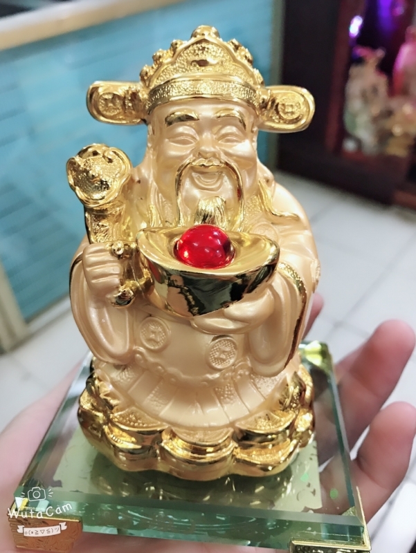 TƯỢNG THẦN TÀI CẦM VÀNG MAY MẮN