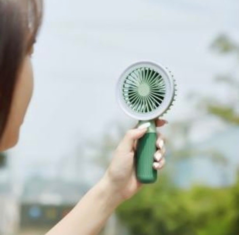 Quạt cầm tay pin 1200mah Remax F39 có đèn Led